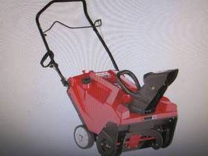 lot 70 image: Troy-Bilt Squall 123R 21 Snowblower