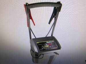 lot 74 image: DieHard Gold Battery Charger
