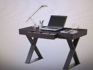 lot 75 image: Techni Mobili Trendy Desk