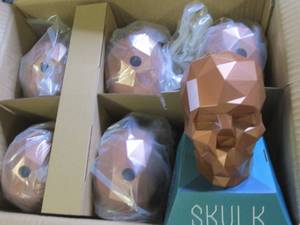 lot 100 image: case of 6 new skulk games