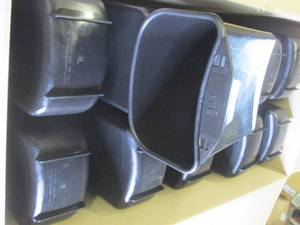 lot 119 image: case of 72 TriSource 4 L  recycling hanging bin