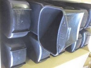 lot 124 image: case of 72 TriSource 4 L  recycling hanging bin