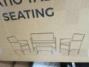 lot 8 image: Outdoor Ratten Seating