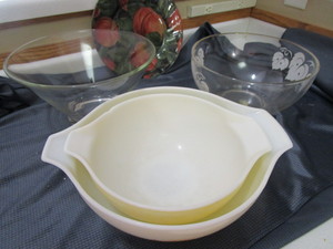 Vintage Pyrex Bowls