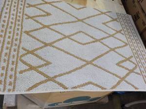 29 x 44 New Target Accent Rug...