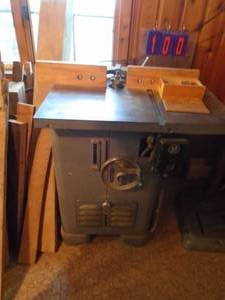 lot 100 image: Dewalt shaper with cutters. Older unit. 220 v 3 ph. Good working unit. As shown.