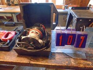 lot 107 image: Craftsman router in case. Good used condition. As shown.