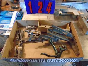 lot 124 image: Saw visesawset & misc tools. As shown.