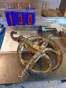 lot 130 image: Vintage rope pulley approx 10. As shown.