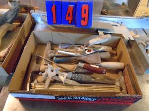 lot 149 image: Flat of mason tools. As shown.