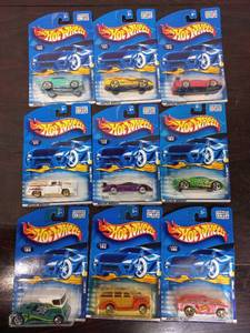 lot 33 image: Collection Of Hot Wheels