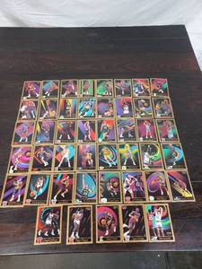 lot 46 image: Collection of Sky Box Basketball Trading Cards