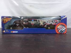 lot 339 image: Kevin Harvick Truck