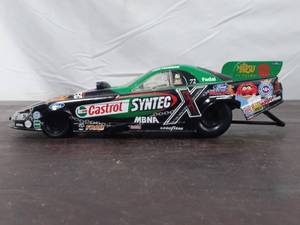 lot 361 image: Drag Racing Car Toy