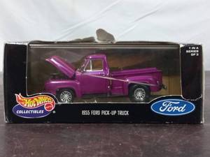 lot 370 image: Hot Wheels Collectibles 55 Ford