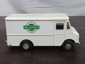 lot 374 image: McGlynns Ertl Bank