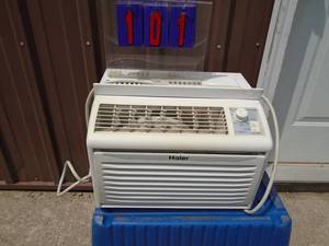 Haier air conditioner. Approx 5000 btu. No remote. Working unit. As shown.