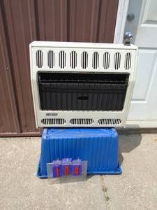 Natural gas wall mount heater. Approx 30000 btu Looks nearly new. As shown.