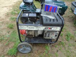 North Star Honda powered 8000 w generator. Tested & works. As shown. THIS ITEM HAS A RESERVE.