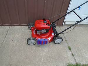 Trou Bilt push mower. Looks lightly used. As shown.
