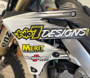 lot 5 image: Kawasaki Highly Customized Motorbike KX250F