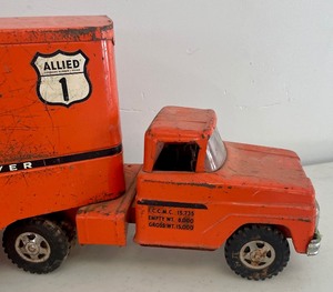 lot 65 image: Vintage Tonka Allied Van Lines Metal Truck and Trailer