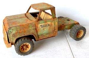 lot 88 image: Vintage Tonka and White Mustang Coast to Coast Truck