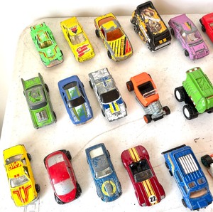 lot 106 image: Cars by Hot Wheels, Maisto, Matchbox and More