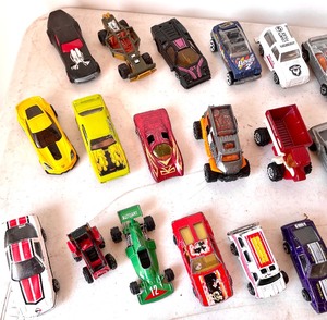 lot 106A image: Cars by Hot Wheels, Maisto, Matchbox and More