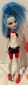 lot 147 image: 4 Fantastic Monster High Dolls including Monster High Ghoulia Yelps & Ghoul Spirit Toralei