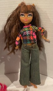 lot 149 image: Monster High Jinafire Doll, Rainbow High Alien bb Zooey Electra Doll and More