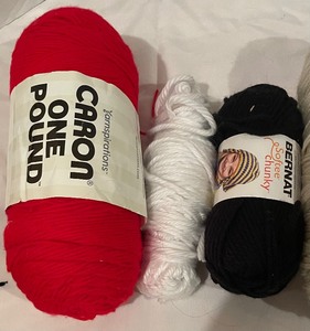 lot 148 image: Variety of Yarn