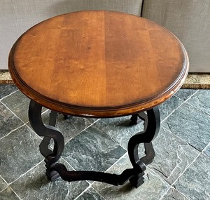 lot 35 image: Woodbridge Accent Table