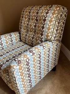 lot 52 image: Upholstered Print Chair