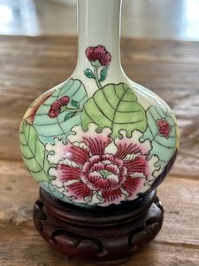 lot 59 image: Asian Vase from Gumps