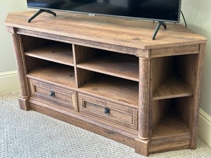 lot 163 image: Wooden Decorative Media Stand