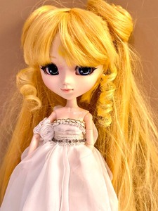 lot 153 image: Sailor Moon Princess Serenity Doll