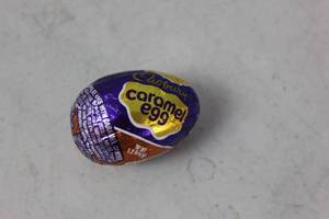 12 PIECES of Cadbury Caramel Egg 12-1.2 oz eggs (12 EGGS)