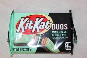 12 BARS of Kit Kat Duos Mint & Dark Chocolate Bars Best By 102023