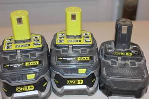 lot 26 image: 3 x Ryobi Batteries