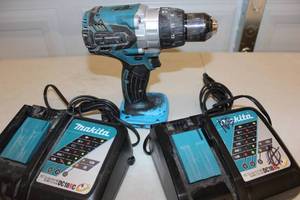 lot 28 image: Makita Drill & 2 Chargers