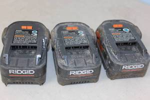 lot 80 image: RIGID 3ct  High Capacity 4.0 Ah Lithium Ion 18v Rechargable Batteries
