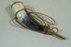 lot 41 image: Powder Horn