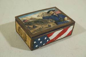 lot 51 image: Civil War Themed Trinket Box