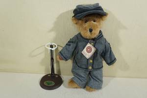 lot 53 image: Boyds Bear Country Exclusive Civil War Bear