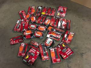 lot 17 image: Lot of Assorted Flashlights Various Models and Conditions Customer Returns See Pictures