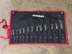lot 49 image: Husky Master Metric Flex Head Ratcheting Wrench Set (13-Piece)  Customer Returns See Pictures