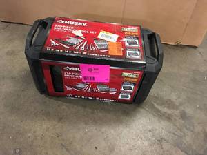 lot 50 image: Husky Mechanics Tool Set 270-Piece  Customer Returns See Pictures