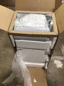 Vissani 8000 BTU Portable Air Conditioner in White Customer Returns See Pictures