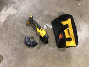DEWALT FLEXVOLT 60V MAX Cordless Brushless 4.5-6 in. Small Angle Grinder (Tool Only) Customer Returns See Pictures